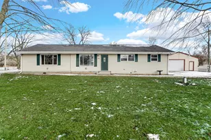 305 E Jackson St, Chesterton, IN 46304 - Photo 1