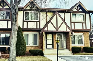 749 Wellington Dr, Dyer, IN 46311 - Photo 1