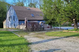 641 N 200 E, Valparaiso, IN 46383 - Photo 1