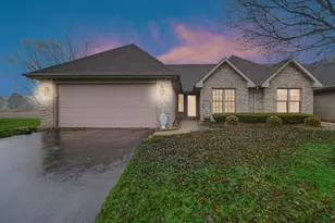 1517 Rosewood Ln, Schererville, IN 46375 - Photo 1