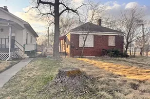 302 Lincoln St, Gary, IN 46402 - Photo 1