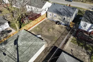 418 Dallas St, Gary, IN 46406 - Photo 1