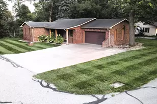 509 E Woodlawn Dr, Winamac, IN 46996 - Photo 1