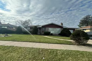 423 W 55th Pl, Merrillville, IN 46410 - Photo 1