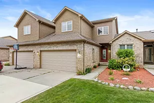 10554 Ontario Dr, Crown Point, IN 46307 - Photo 1