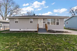 947 N Wood St, Griffith, IN 46319 - Photo 1