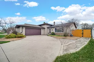 1814 Tulip Ln, Munster, IN 46321 - Photo 1