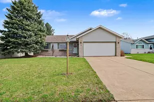 702 Admiral Dr, Chesterton, IN 46304 - Photo 1