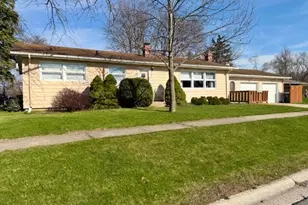 1806 Beulah Vista Blvd, Valparaiso, IN 46383 - Photo 1