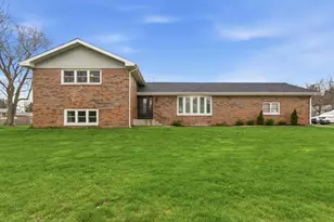 715 3rd Ave NW, Demotte, IN 46310 - Photo 1