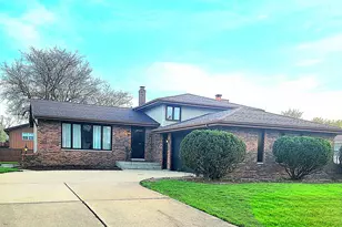 939 Devonshire Ln, Dyer, IN 46311 - Photo 1
