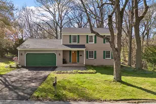 2007 Sherwood Dr, Valparaiso, IN 46385 - Photo 1