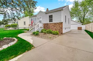 214 N Jay St, Griffith, IN 46319 - Photo 1