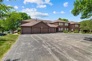 2545 E Lakeshore Dr, Crown Point, IN 46307 - Photo 1