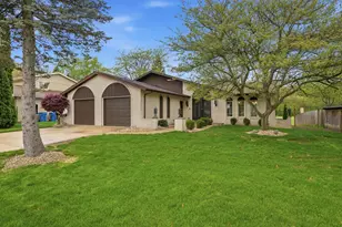 2224 Robinhood Blvd, Schererville, IN 46375 - Photo 1