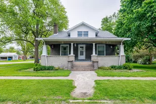 602 E State St, Morocco, IN 47963 - Photo 1