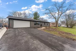 611 Old Forge Rd, Valparaiso, IN 46385 - Photo 1