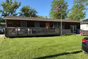 300 11th St SW, Demotte, IN 46310 - Photo 1