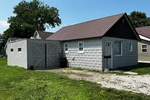 104 S Scott St, Rensselaer, IN 47978 - Photo 1
