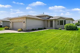 732 Sunflower Ln, Dyer, IN 46311 - Photo 1