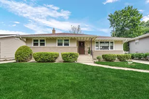 519 Hickory Ln, Munster, IN 46321 - Photo 1