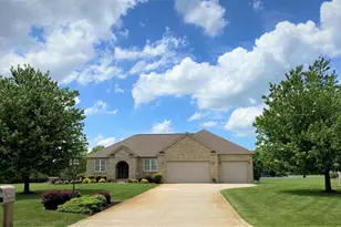 104 Stone Creek Dr, Valparaiso, IN 46383 - Photo 1