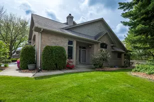 1620 Cherry Blossom Dr, Munster, IN 46321 - Photo 1