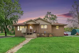 305 W 35th Ave, Griffith, IN 46319 - Photo 1