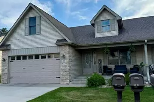901 9th St SW, Demotte, IN 46310 - Photo 1