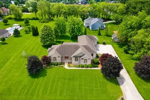 404 Amy Rose Ln, Valparaiso, IN 46383 - Photo 1