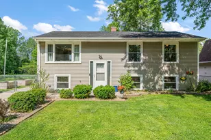 1022 S 18th St, Chesterton, IN 46304 - Photo 1