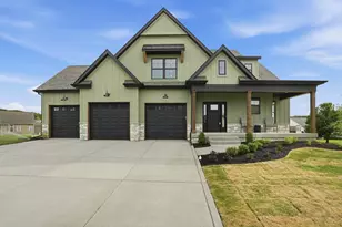 889 Betty Ct, Crown Point, IN 46307 - Photo 1