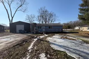 1309 S Roosevelt Rd, Knox, IN 46534 - Photo 1