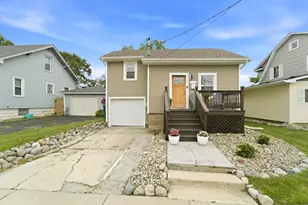 213 N East St, Crown Point, IN 46307 - Photo 1