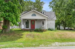 105 E Arlington Ave, North Judson, IN 46366 - Photo 1