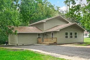 1014 E 63rd Pl, Merrillville, IN 46410 - Photo 1