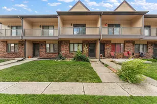 928 Jordan Cir, Schererville, IN 46375 - Photo 1