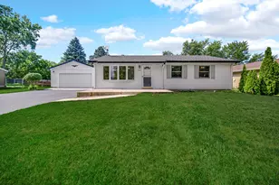 433 Nantucket Rd, Valparaiso, IN 46385 - Photo 1