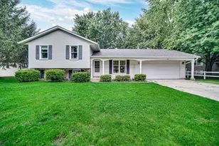812 Fox Point Dr, Chesterton, IN 46304 - Photo 1