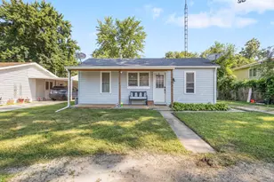 403 W Ellis St, Knox, IN 46534 - Photo 1