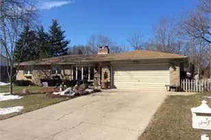 601 Black Oak Dr, Trail Creek, IN 46360 - Photo 1