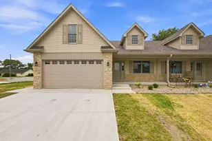 821 9th St SW, Demotte, IN 46310 - Photo 1