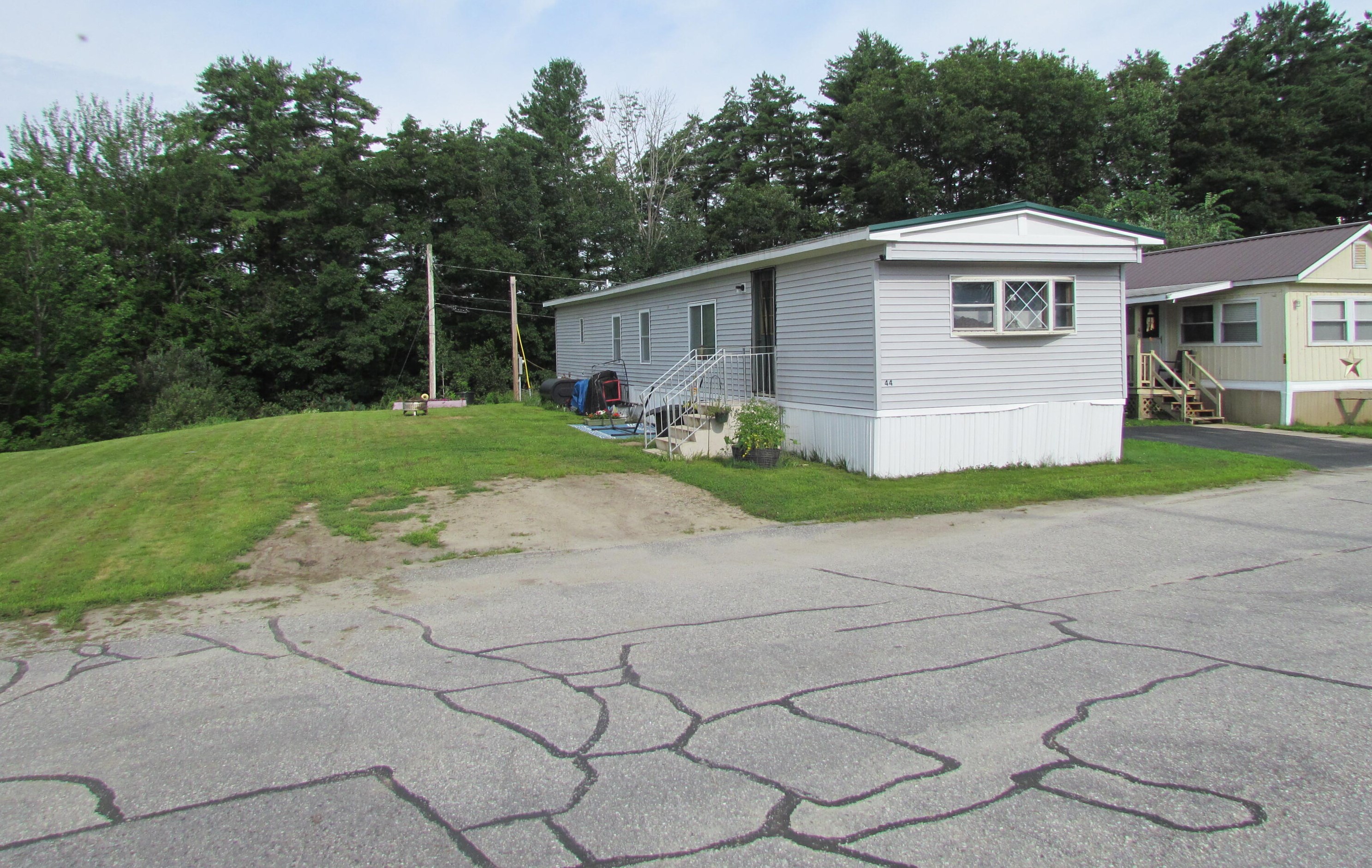 44 Samantha Ln, Auburn, ME 04210 exterior