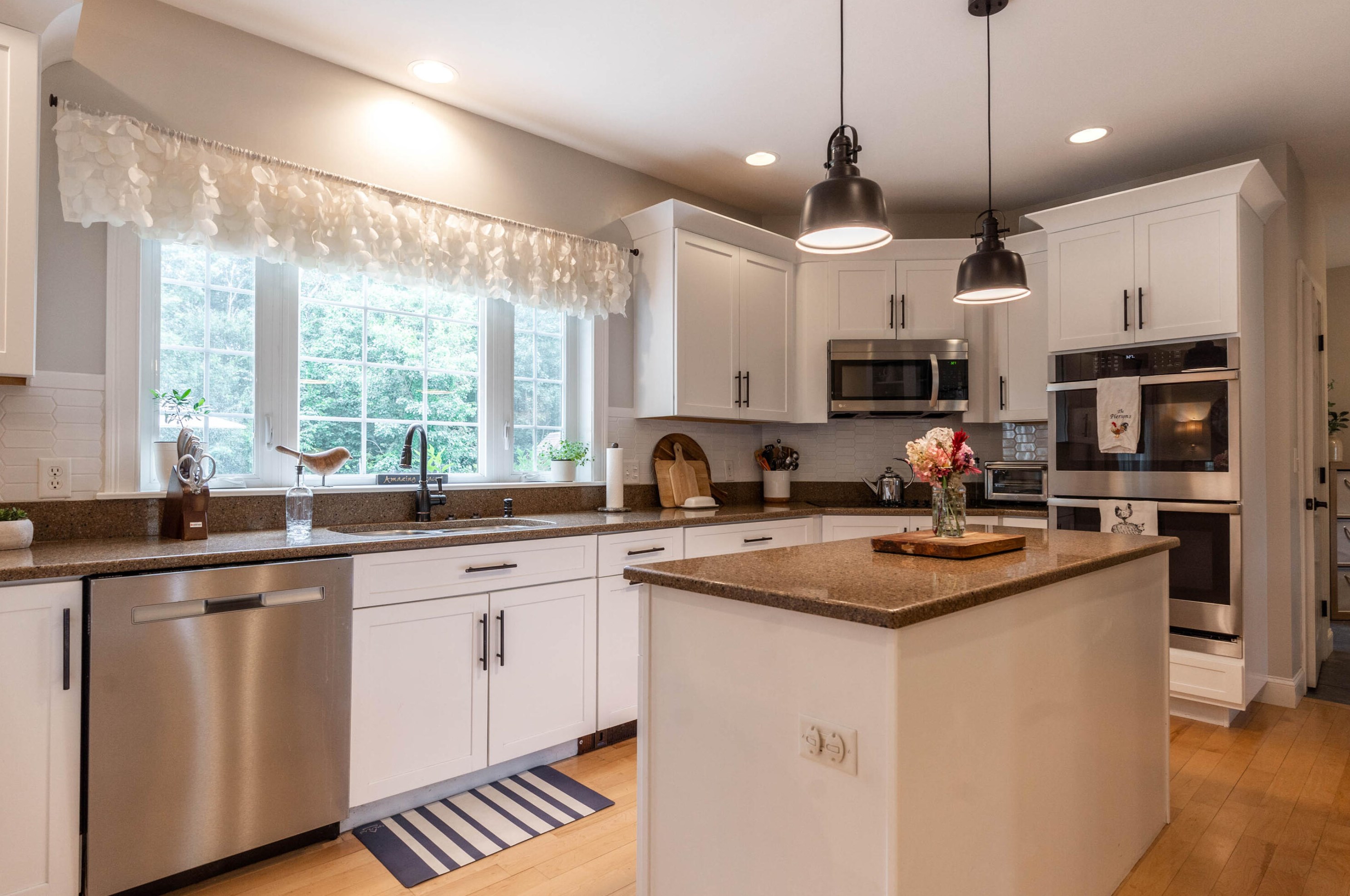 20 Spoondrift Rd, Falmouth, ME 04105 exterior