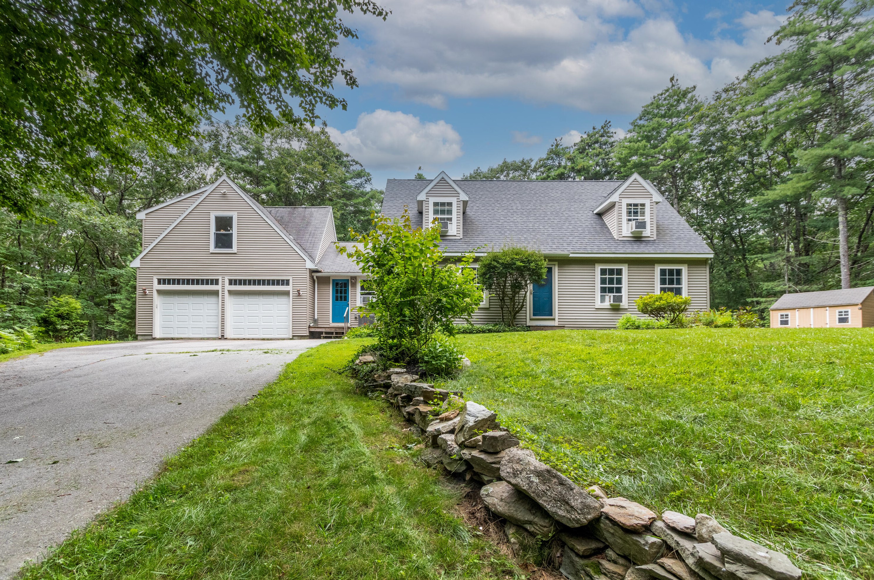 12 Thistle Ln, Portland, ME 04105-1858