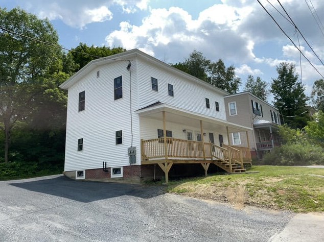 65 Maple St, Madison ME  04950-1238 exterior