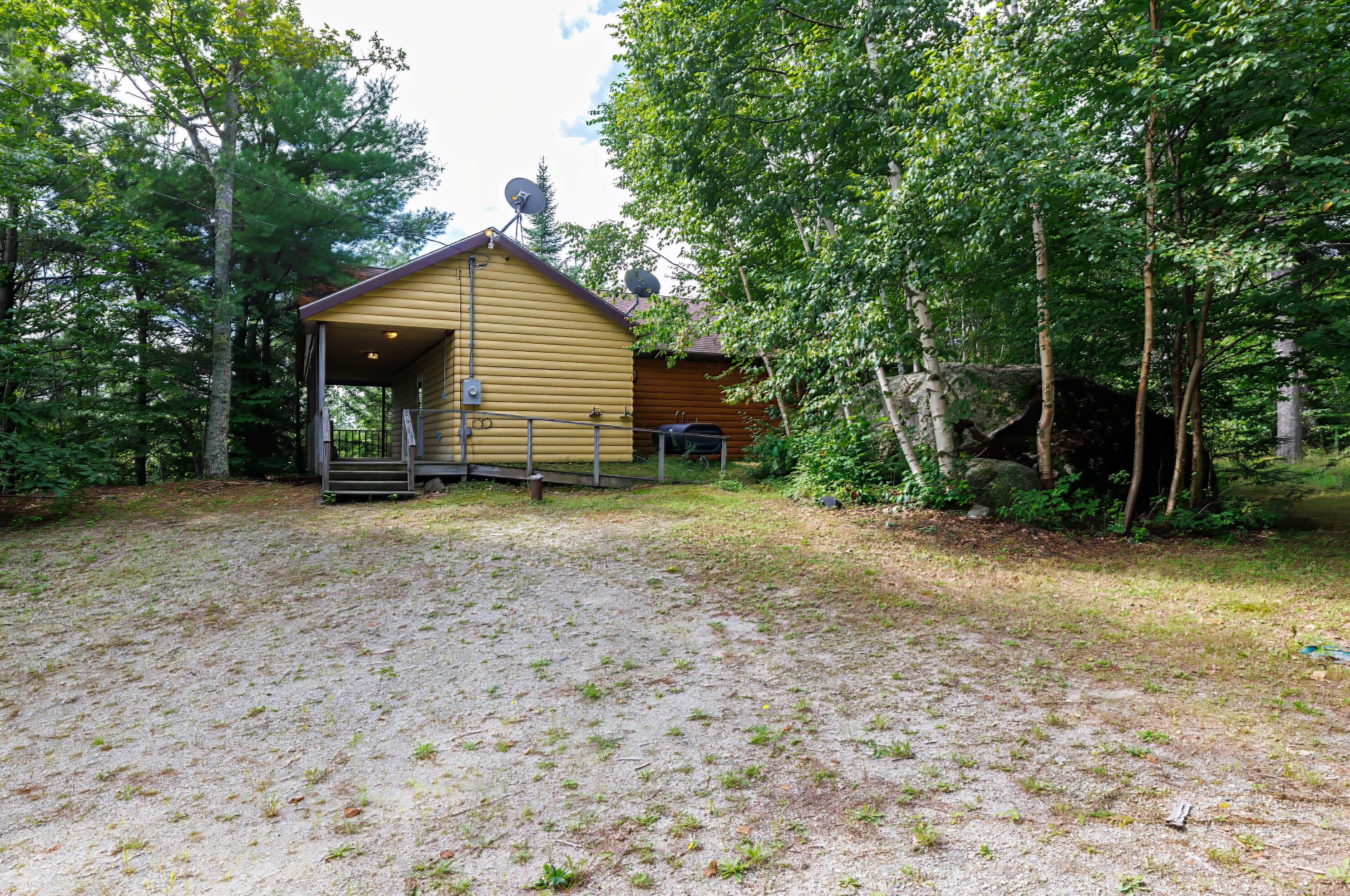 4 Oak Hill Rd, Saint Agatha, ME 04772