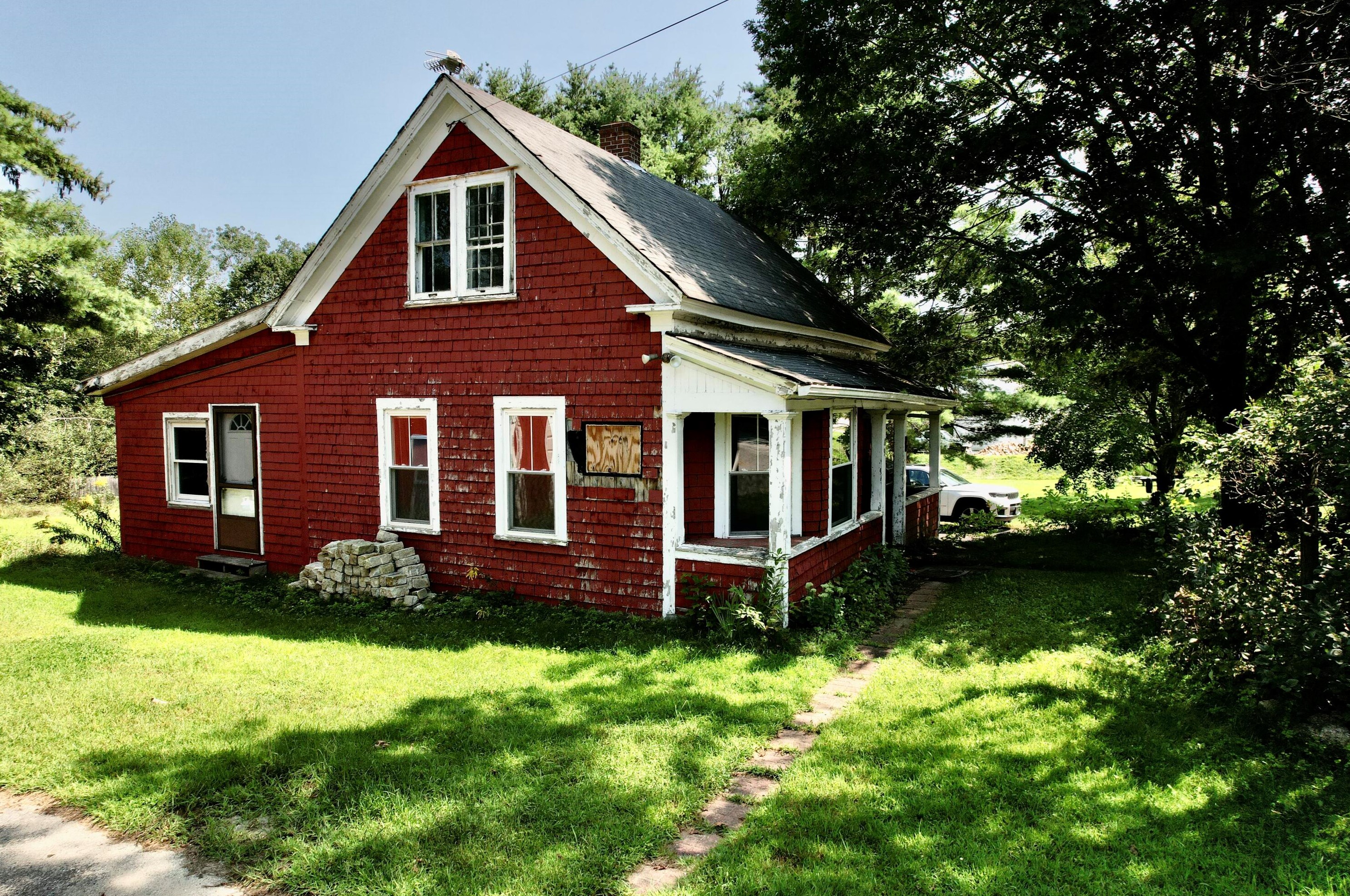 89 Townsend Brook Rd, Auburn, ME 04210-8467