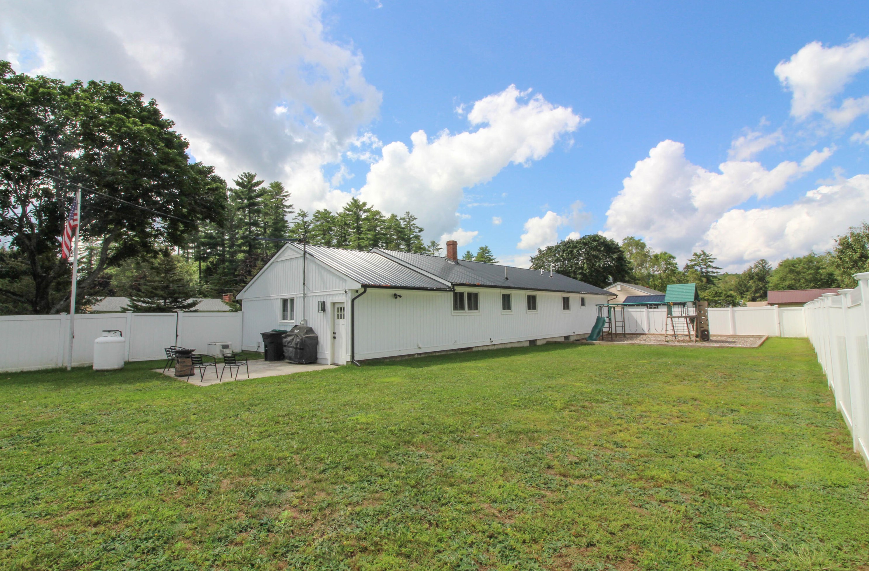23 Bradley St, Carthage, ME 04224