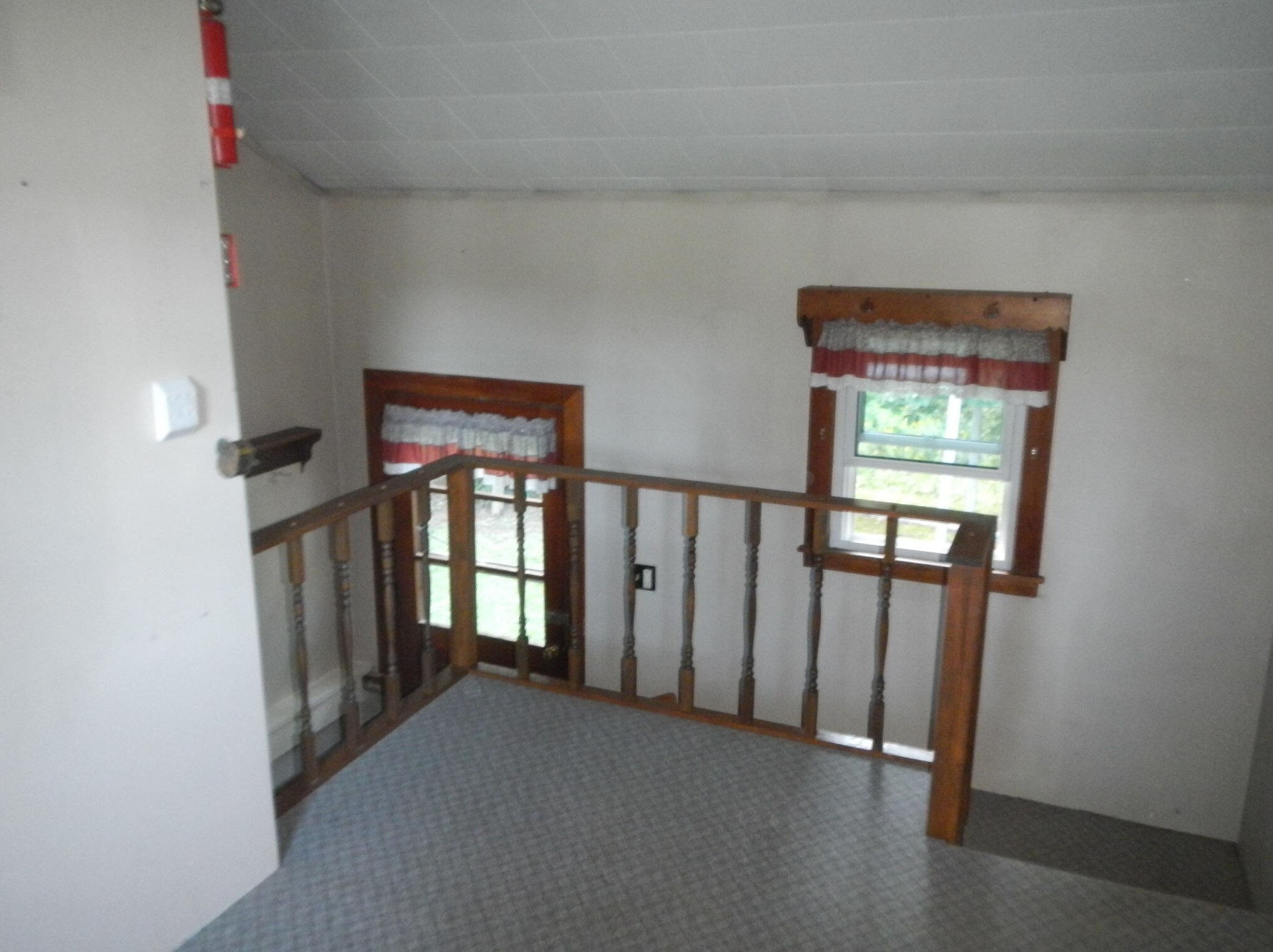 129 Enfield Rd, Lincoln, ME 04457 exterior